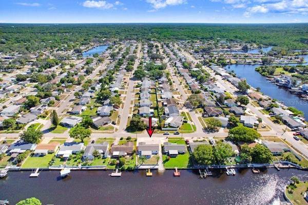 1305 BASSWOOD DR, Holiday, FL 34690