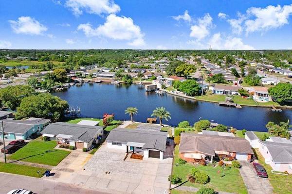 1305 BASSWOOD DR, Holiday, FL 34690