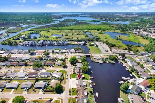 1305 BASSWOOD DR, Holiday, FL 34690