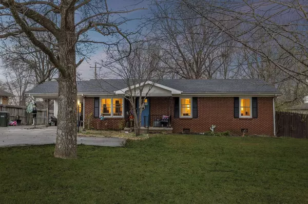 410 Millbrooke Dr, Hopkinsville, KY 42240