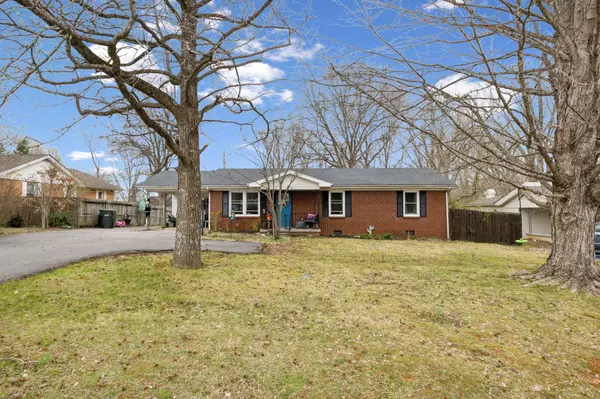 410 Millbrooke Dr, Hopkinsville, KY 42240