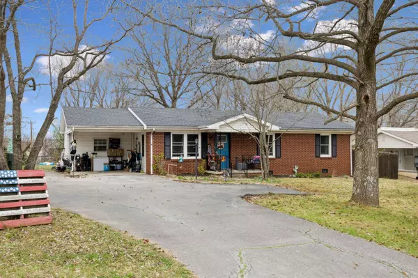 410 Millbrooke Dr, Hopkinsville, KY 42240