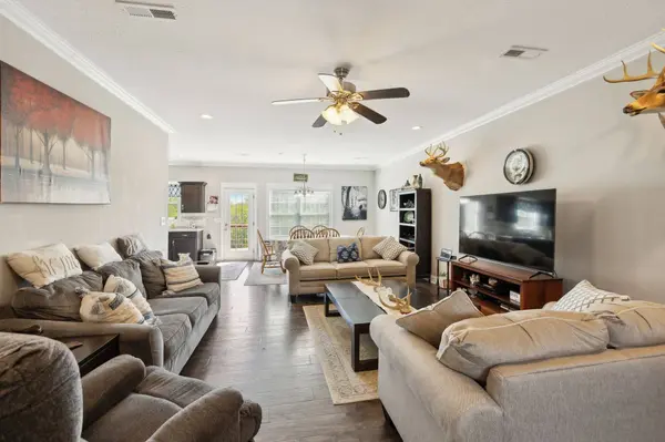 1851 Camelot Dr, Clarksville, TN 37040