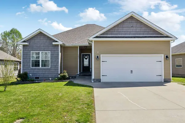 1851 Camelot Dr, Clarksville, TN 37040