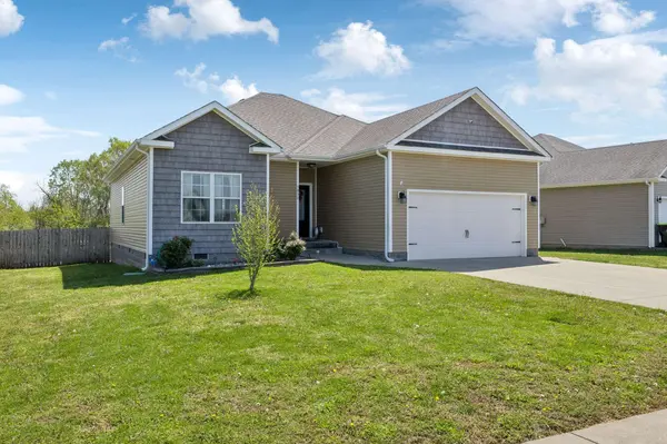 1851 Camelot Dr, Clarksville, TN 37040