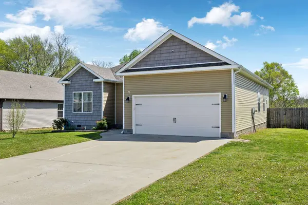 1851 Camelot Dr, Clarksville, TN 37040