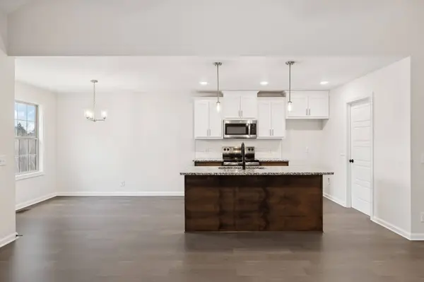 1539 Fredrick Dr, Clarksville, TN 37042