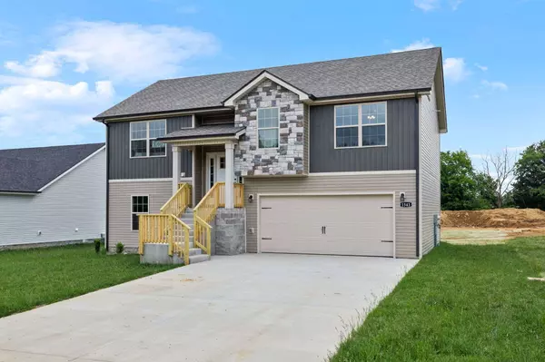 1543 Fredrick Dr, Clarksville, TN 37042