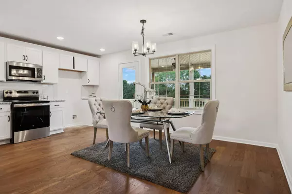 1543 Fredrick Dr, Clarksville, TN 37042