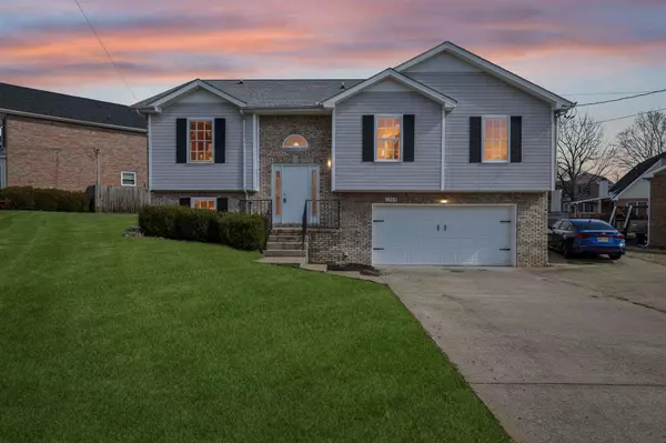 1307 Bluebonnet Dr, Clarksville, TN 37042