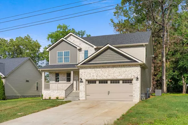 1861 Deerstand Dr, Clarksville, TN 37042