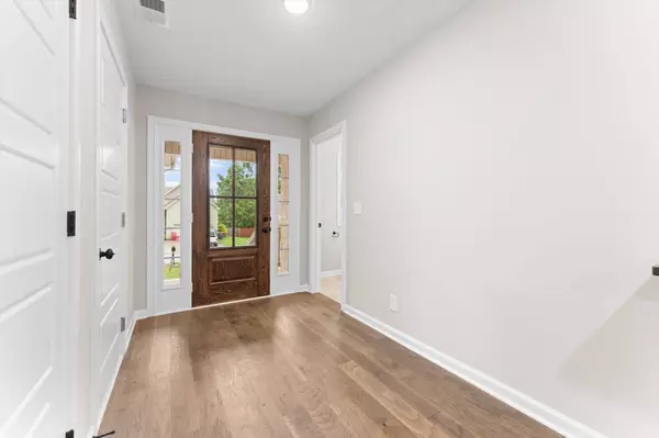 1861 Deerstand Dr, Clarksville, TN 37042