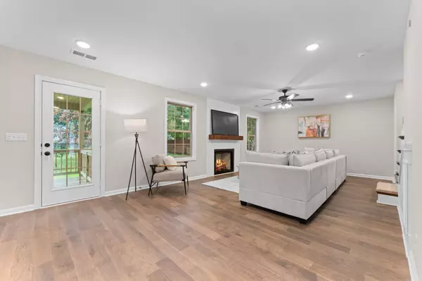 1861 Deerstand Dr, Clarksville, TN 37042