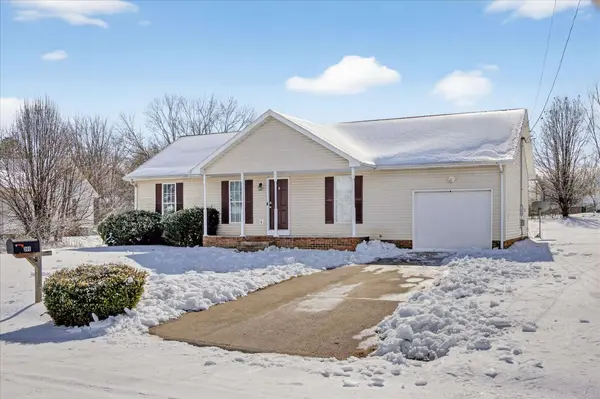 308 Hunter Owens Ct, Oak Grove, KY 42262