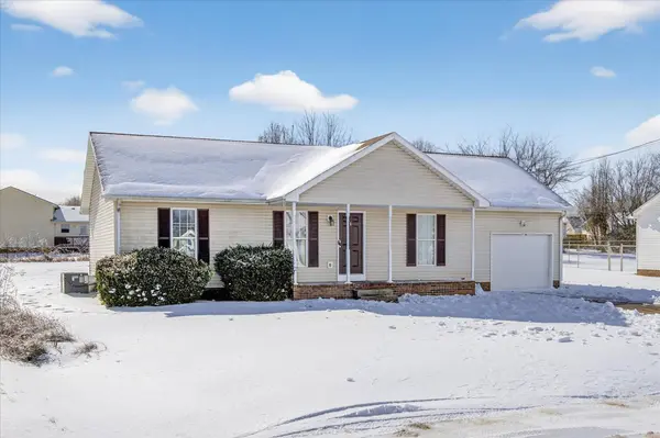 308 Hunter Owens Ct, Oak Grove, KY 42262