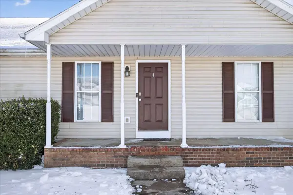 308 Hunter Owens Ct, Oak Grove, KY 42262