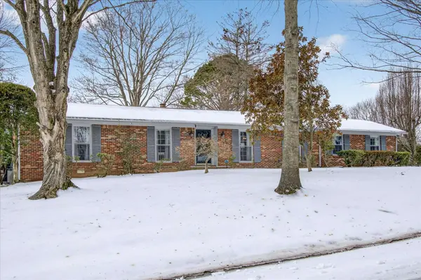 432 Rivermont Dr, Clarksville, TN 37043