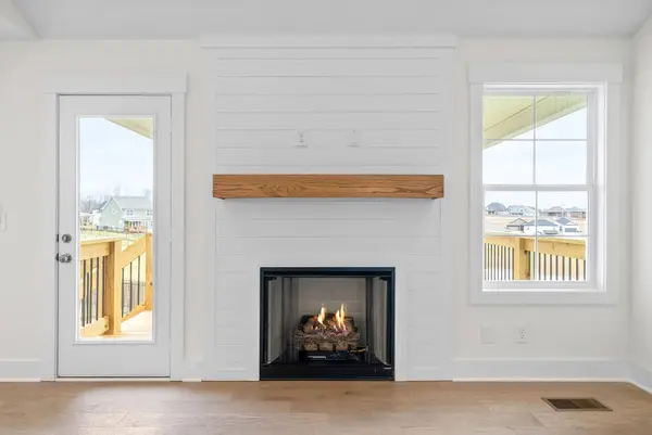 937 Bankside Dr, Clarksville, TN 37043