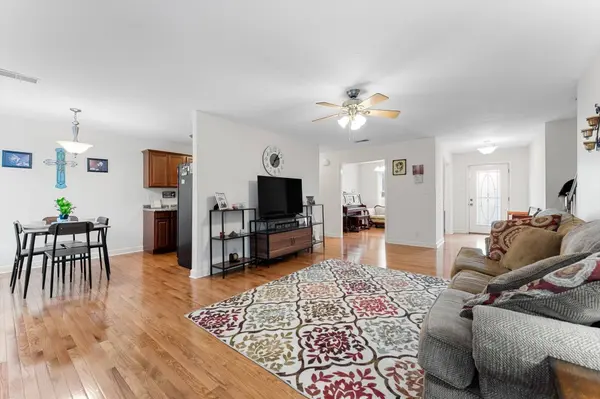 1823 Patricia Dr, Clarksville, TN 37040