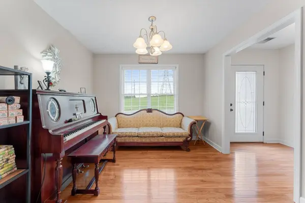 1823 Patricia Dr, Clarksville, TN 37040