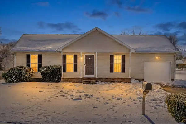 308 Hunter Owens Ct, Oak Grove, KY 42262