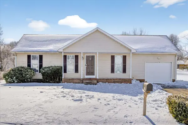 308 Hunter Owens Ct, Oak Grove, KY 42262