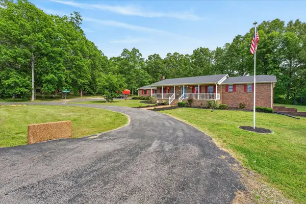 1649 N Main St, Tennessee Ridge, TN 37178