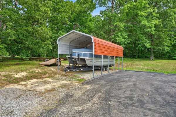 1649 N Main St, Tennessee Ridge, TN 37178
