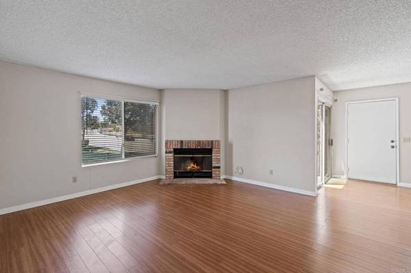 7702 Caminto Malaga #203, Carlsbad, CA 92009