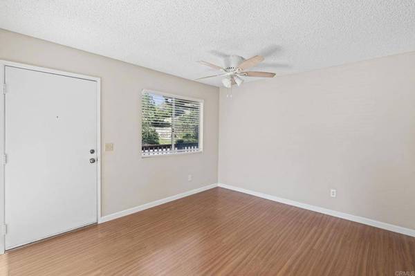 7702 Caminto Malaga #203, Carlsbad, CA 92009