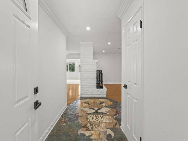 2422 Plumosa CT, Vista, CA 92081