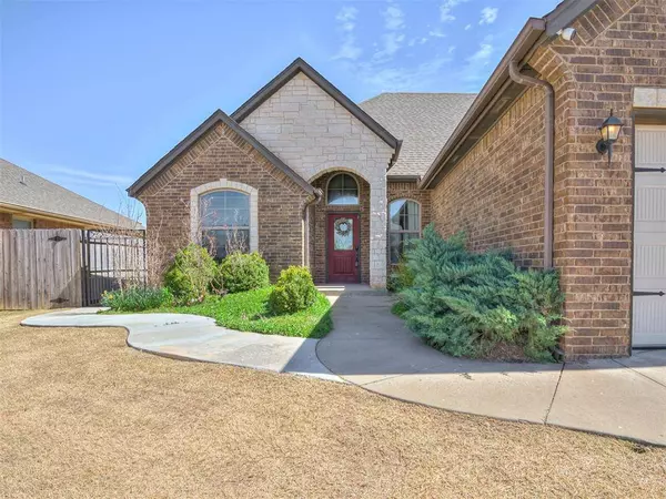 2732 Ryder DR, Yukon, OK 73099