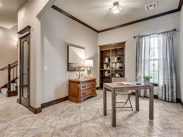 2732 Ryder DR, Yukon, OK 73099