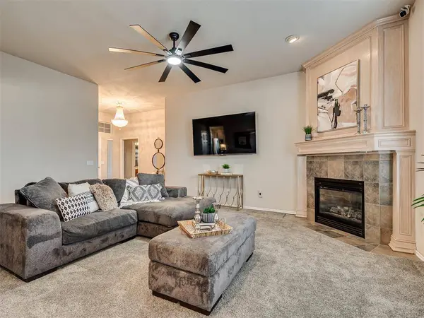 1516 Selborne PL, Yukon, OK 73099