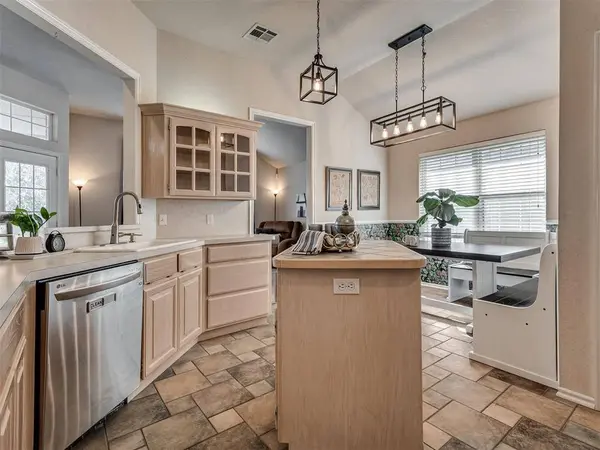 1516 Selborne PL, Yukon, OK 73099