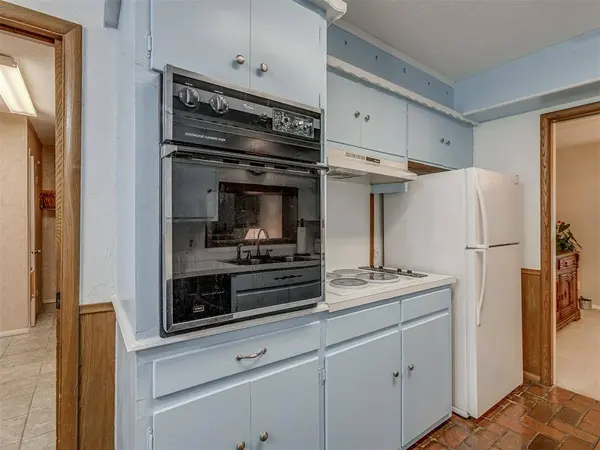 1414 E Sunset LN, Ada, OK 74820