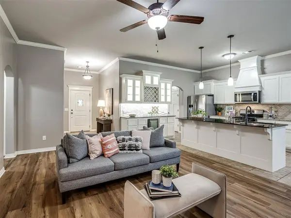 4901 Wister LN, Edmond, OK 73025