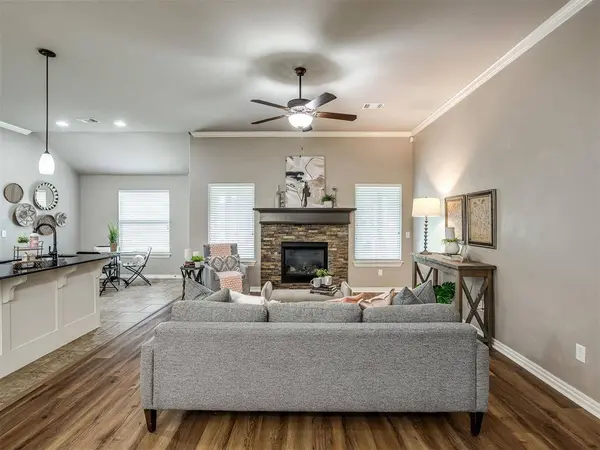 4901 Wister LN, Edmond, OK 73025