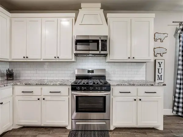 1216 N Taylor WAY, Mustang, OK 73064