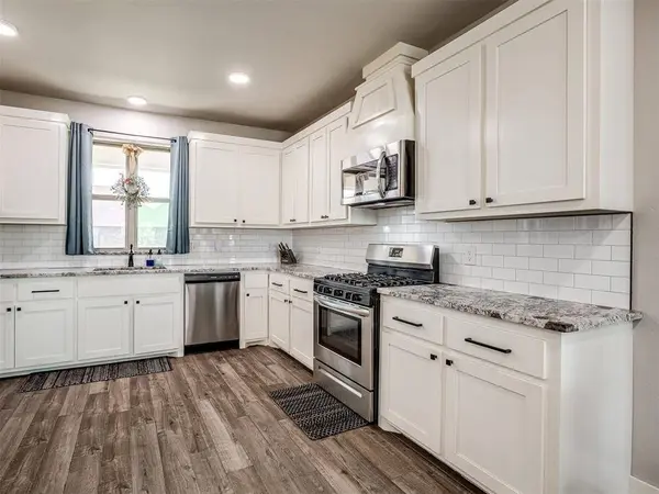 1216 N Taylor WAY, Mustang, OK 73064