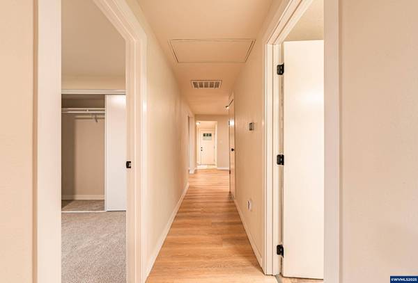 225 21st Av, Sweet Home, OR 97386