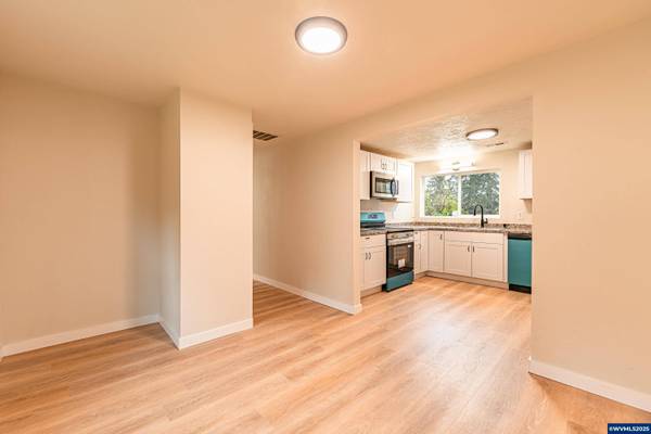 225 21st Av, Sweet Home, OR 97386