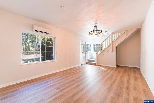 816 14th Av, Sweet Home, OR 97386