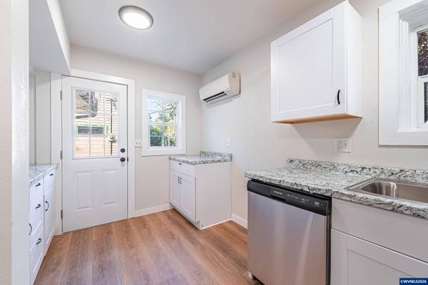 816 14th Av, Sweet Home, OR 97386