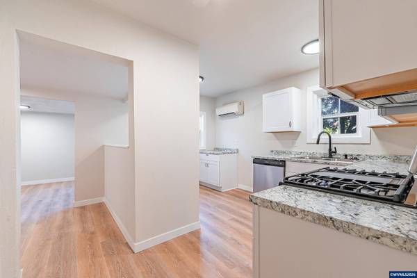 816 14th Av, Sweet Home, OR 97386