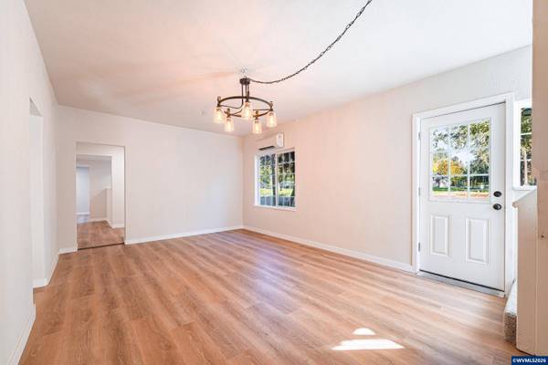 816 14th Av, Sweet Home, OR 97386