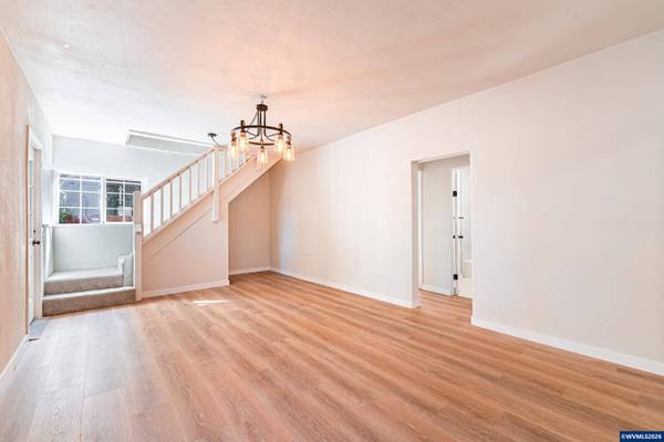 816 14th Av, Sweet Home, OR 97386