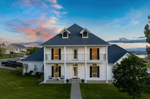 LIFESTYLE REAL ESTATE LISTINGS
