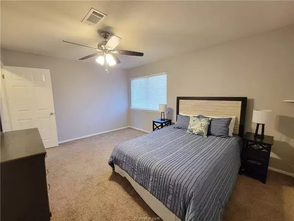 4505 Carter Creek Pkwy #3, Bryan, TX 77802