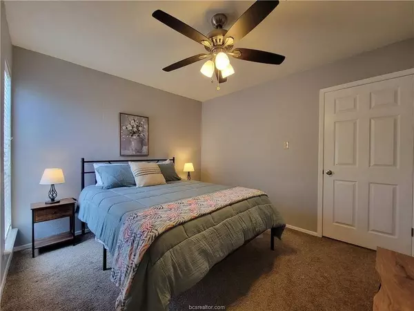 4505 Carter Creek Pkwy #3, Bryan, TX 77802